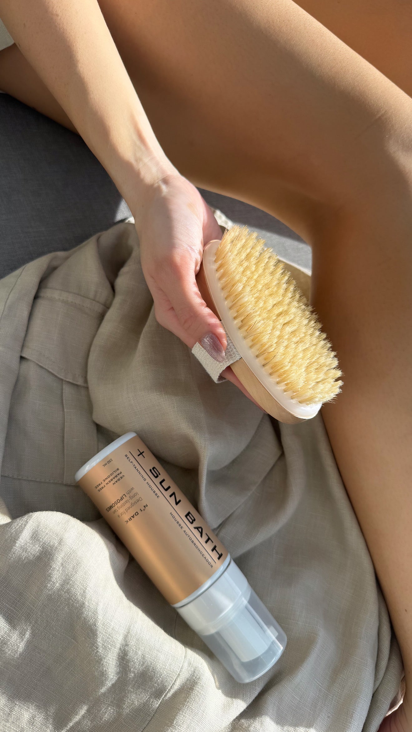 +SUN BATH Exfoliating Brush